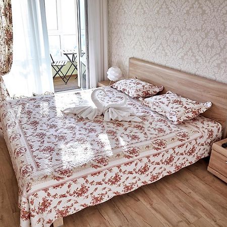City Center Lux Family Apartment Виниця Екстериор снимка