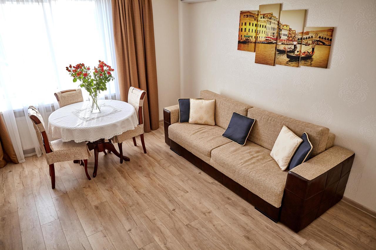 City Center Lux Family Apartment Виниця Екстериор снимка