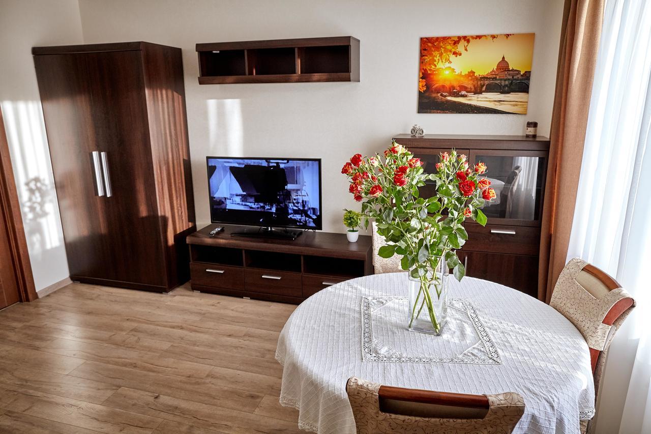 City Center Lux Family Apartment Виниця Екстериор снимка